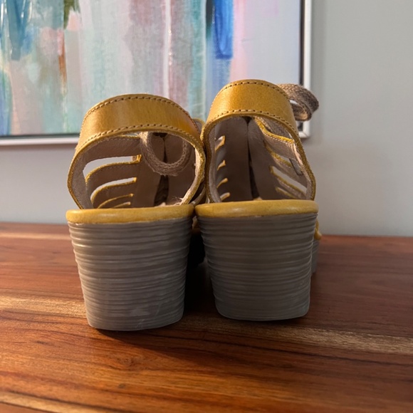 Fly London Yuta Wedge Lace-up Sandals Yellow Leather size 40 (9) - Picture 3 of 7